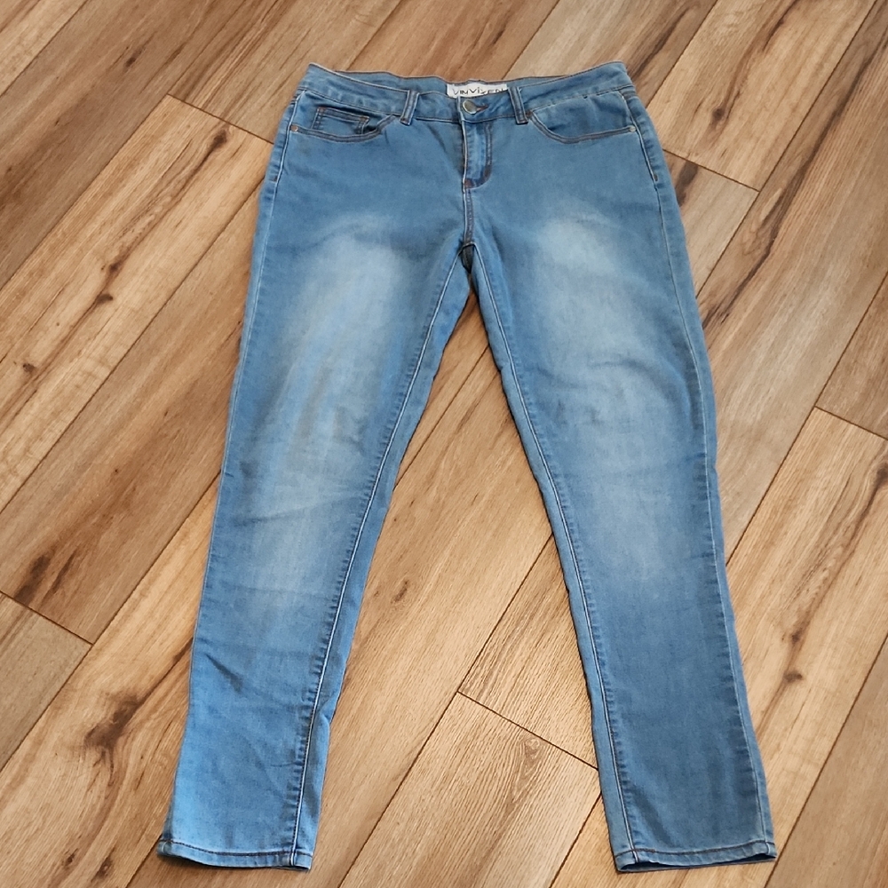 Vim Vixen Women’s Light Wash Skinny Jeans — Stretch Mid Rise Size 9/10
